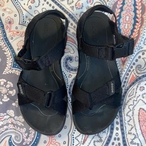 Well loved bogs sandals size 7 men’s/8.5 women’s